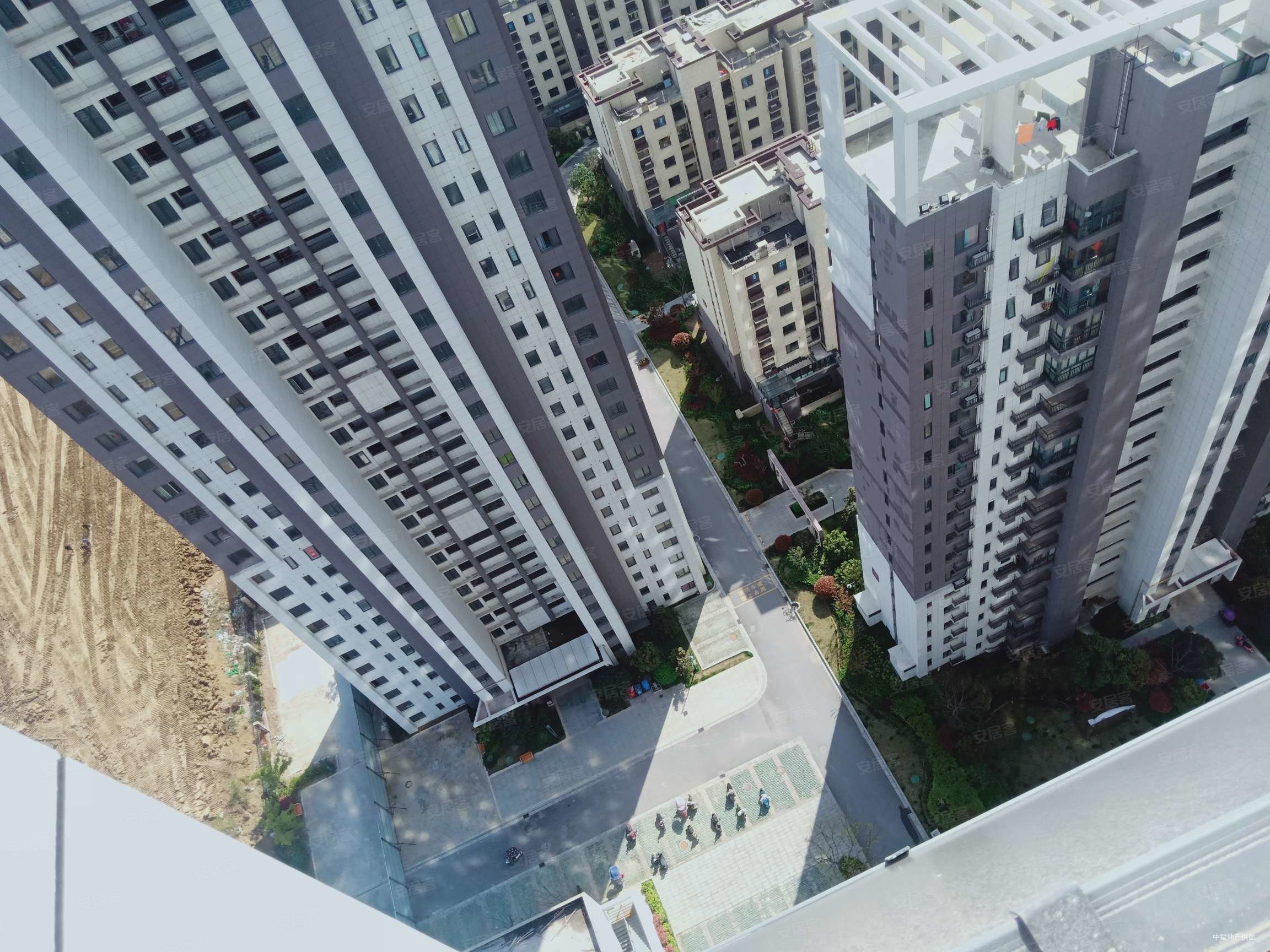 当代未来城(少荃湖名苑)3室2厅1卫89㎡南92万