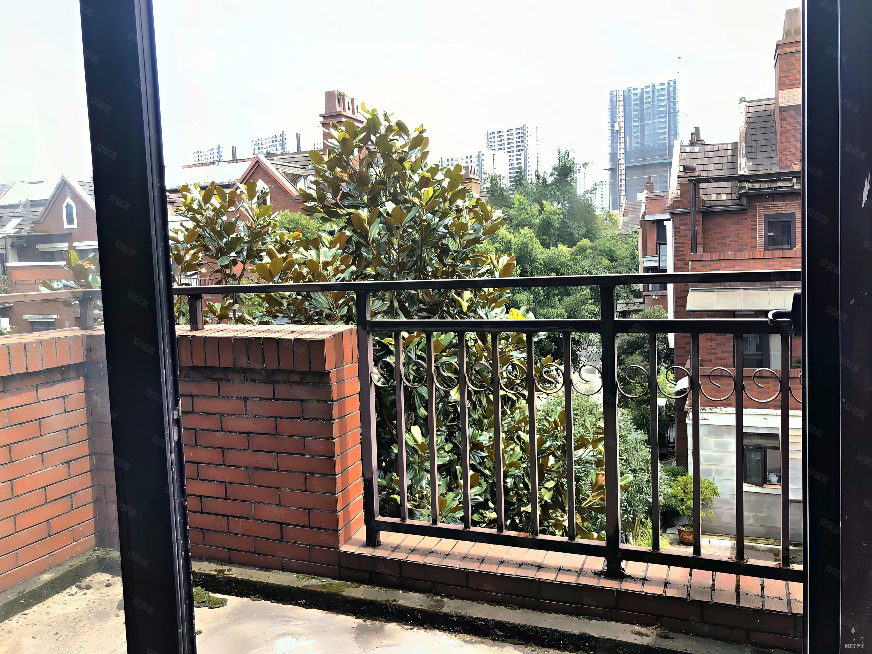 沙坪坝区融城华府四房240万