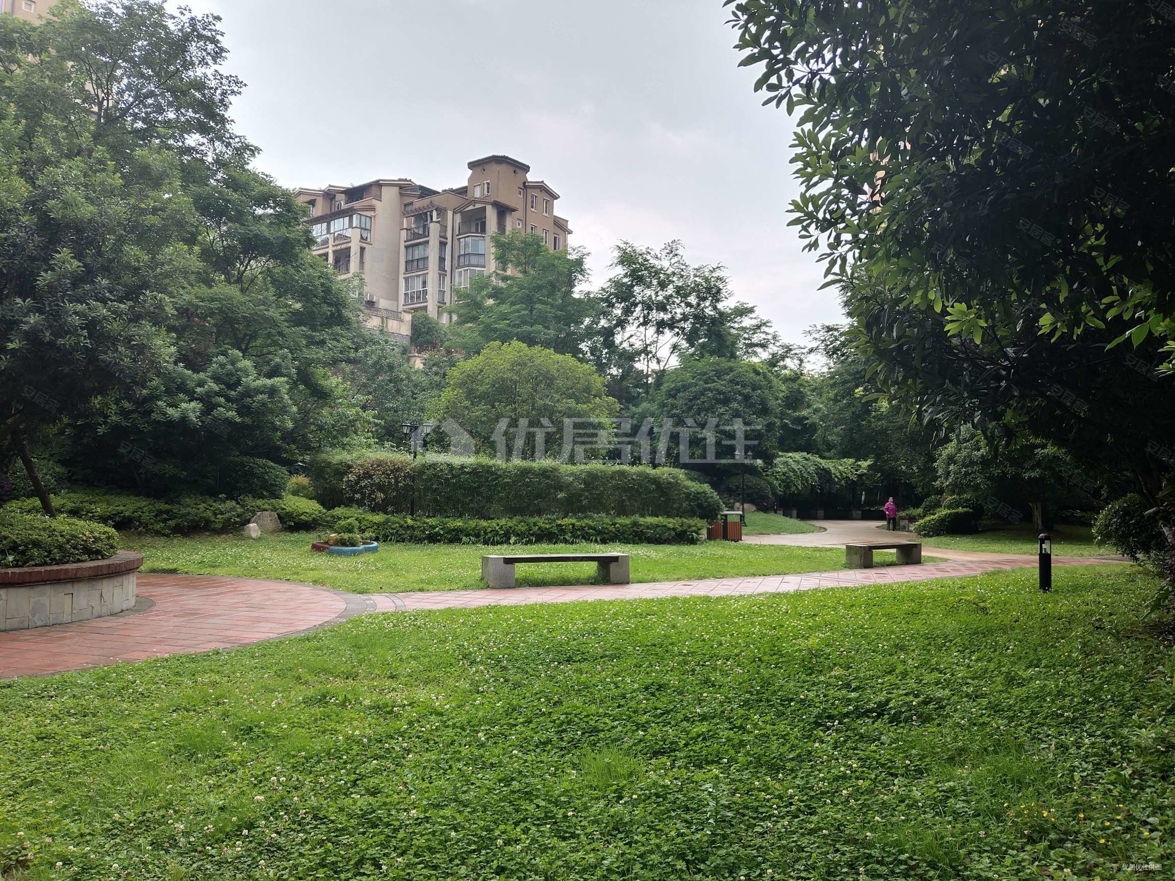 中铁逸都国际b区