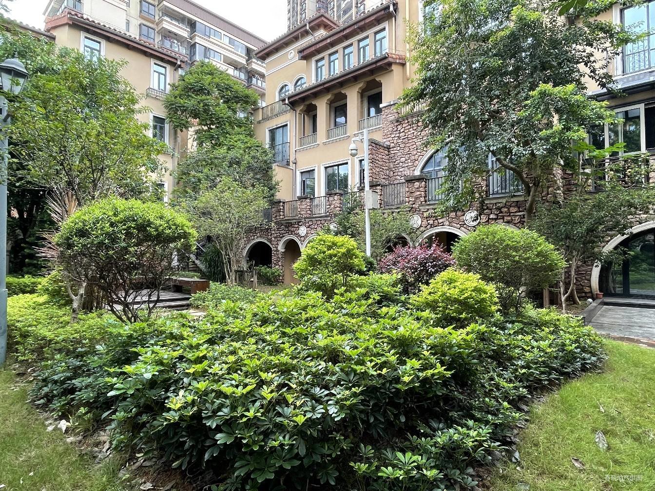 东坑横沥交界处别墅区盈滨半岛花园联排四层洋楼毛坯房目前可加建