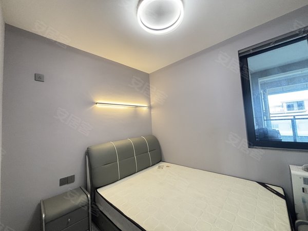 金华东阳横店金光灿烂金光灿烂2室两厅，一套自住标准，有车位出租房源真实图片