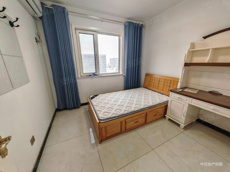 齐鲁软件园高新万达中垠雅苑雅居园精装三室有车位急售