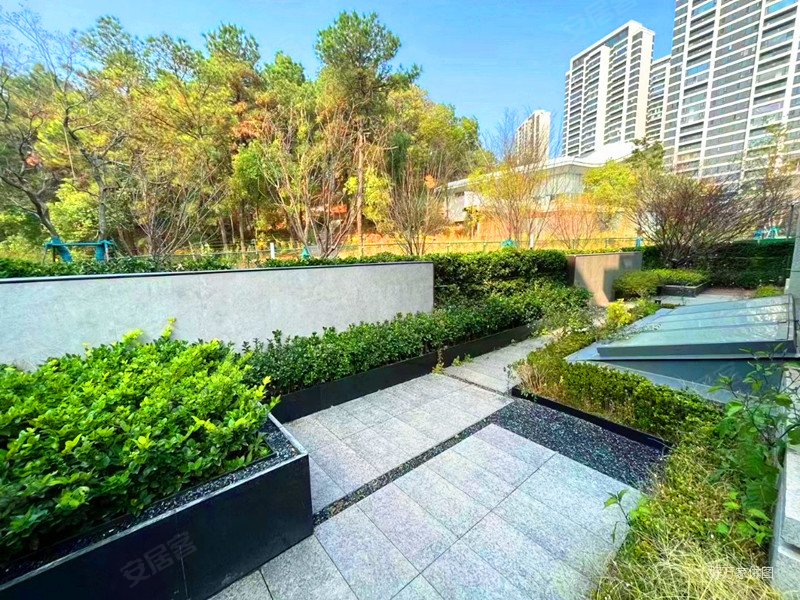 商业配套齐全,东原麓印长江二手房,528万,4室2厅,3卫,190平米-长沙