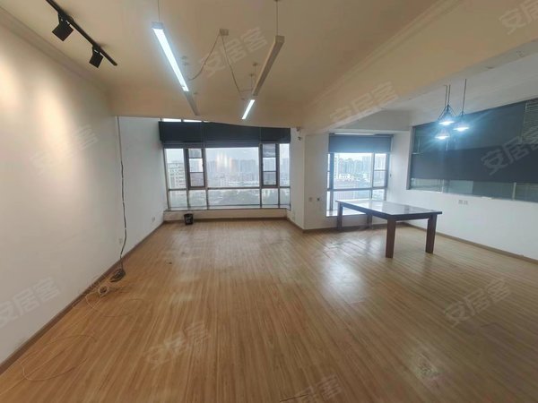 广州天河棠下骏景花园骏景大复式  带露天平台 249平 办公优选出租