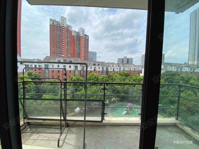 南湖春城 产权清晰 满五 双卫格局 临地铁 高楼层视野