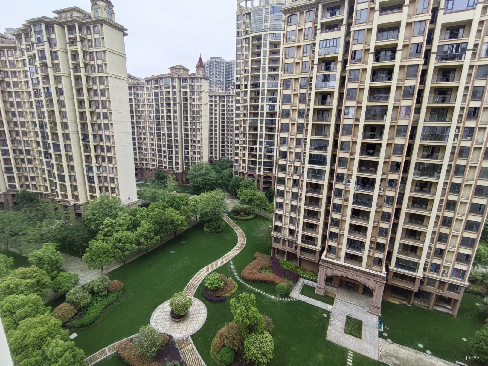 九龙湖西 地铁口 大两房 看房方便 价格看中了再聊,金麒麟世家半山半