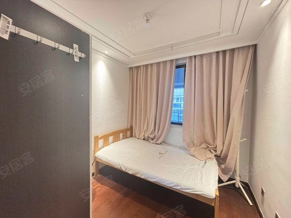 苏州吴中吴中太湖新城天鹅港华庭地铁口精装三房两卫，家具家电齐全，视野好，有钥匙拎包入住。出租房源真实图片