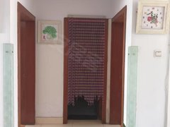 沂源城区银座西山新区3楼出租,带家具一年13500出租房源真实图片
