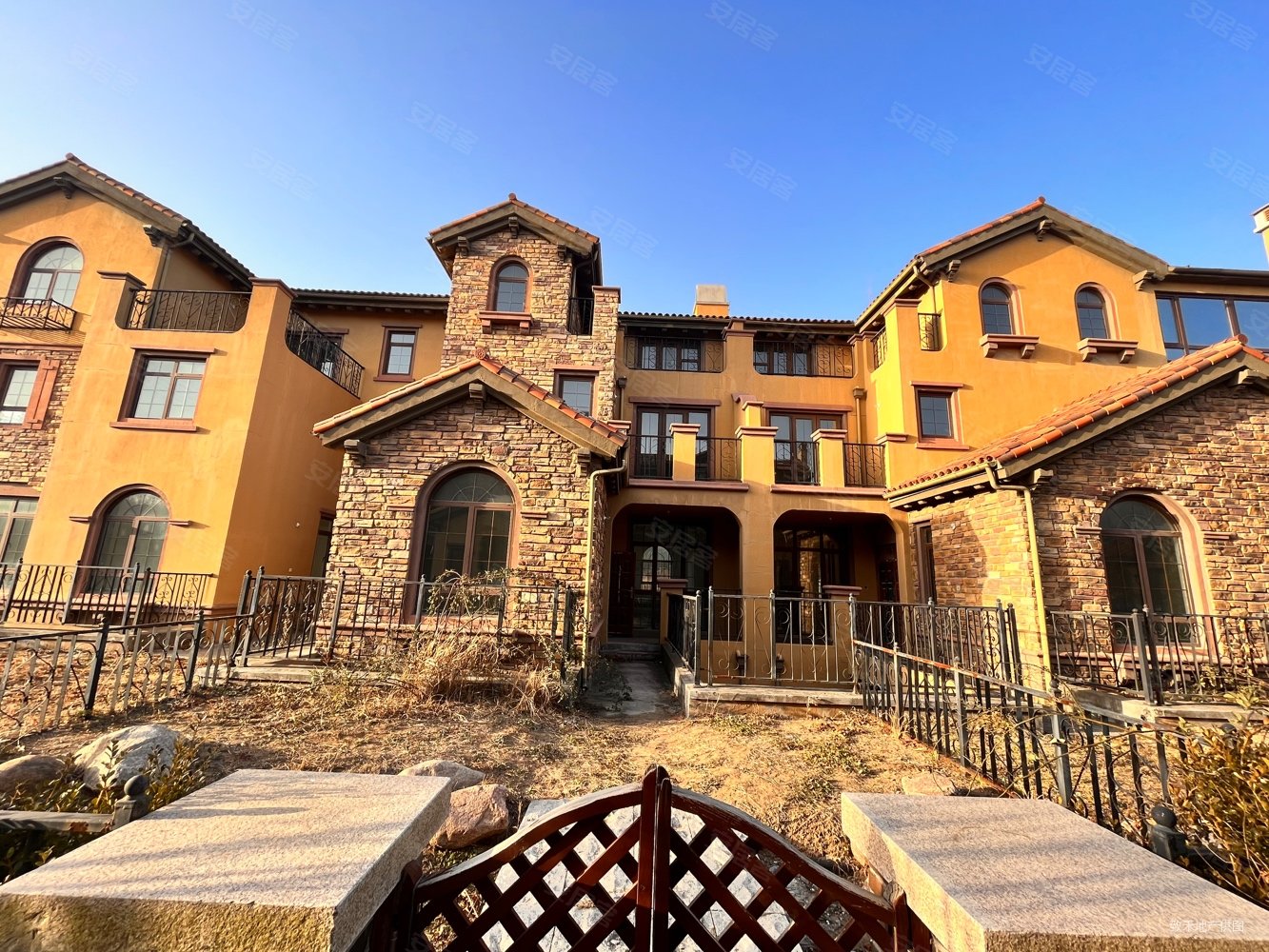 青岛房产网>青岛二手房>即墨二手房>蓝色硅谷二手房>青建橄榄树(别墅)