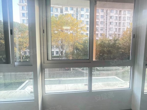 上海宝山上海大学大华朗香花园新出两房,双地铁200米,中央空调地暖,可