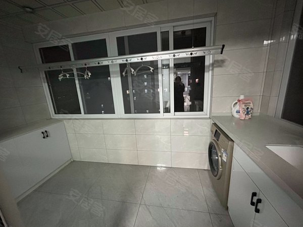 睢宁县睢宁城区睢宁城区中心凯旋家园凯旋家园 电梯9层 精装修4台空调 家具家电齐全拎包入住出租房源真实图片