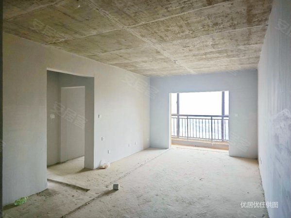 昆铁锦绣家园小区93平米毛坯房带车位出售旁边高铁地铁站