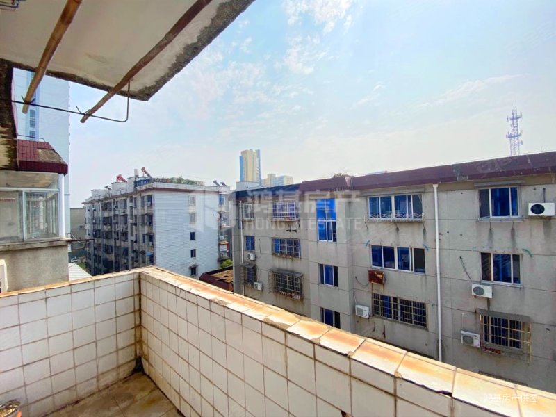 化工3房 单价5字开头 总价低,荣昌新苑住宅区二手房,58万,3室1厅,1卫