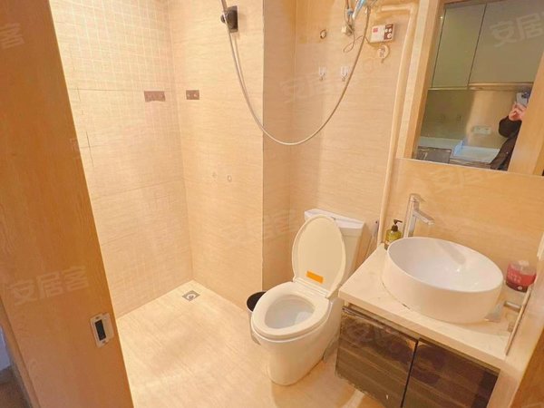 沈阳大东津桥天润公寓中街吾悦广场精装一室可押一付一可短租家电齐全