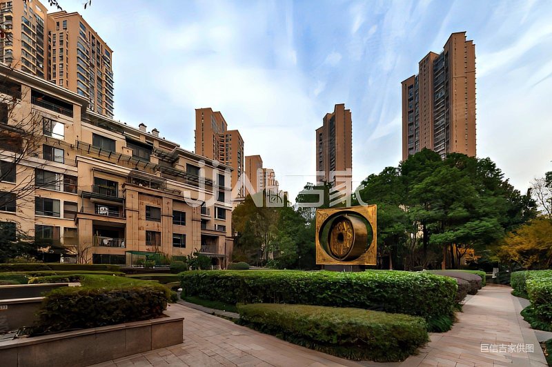 复地一期 实用四房 送入户花园阳光房约25平 全天日照,复地东湖国际