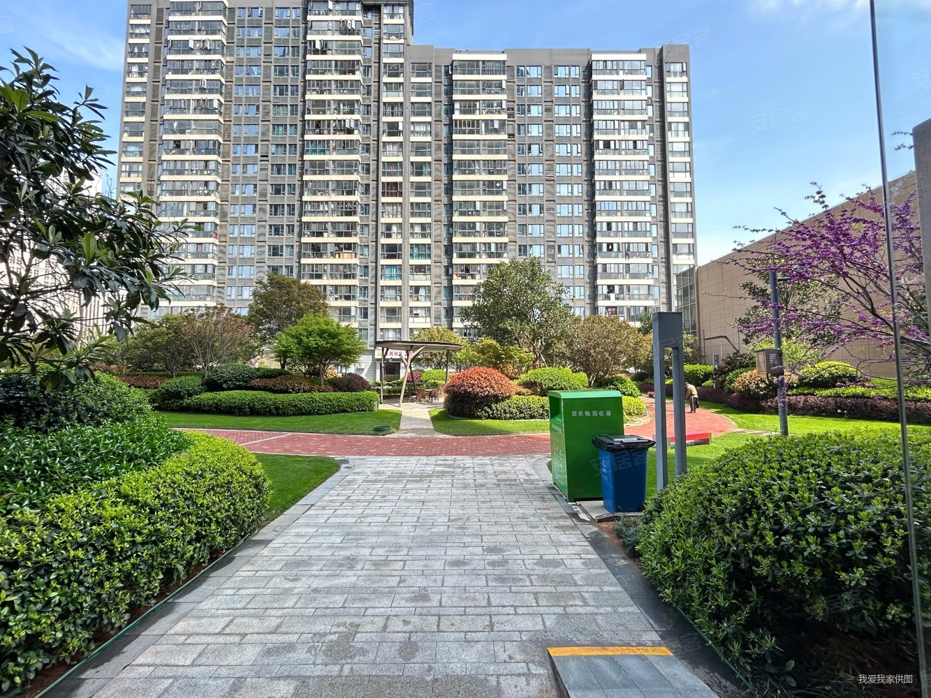 十中盈石广场3房2厅楼层很好小区环境很好看中价钱可谈