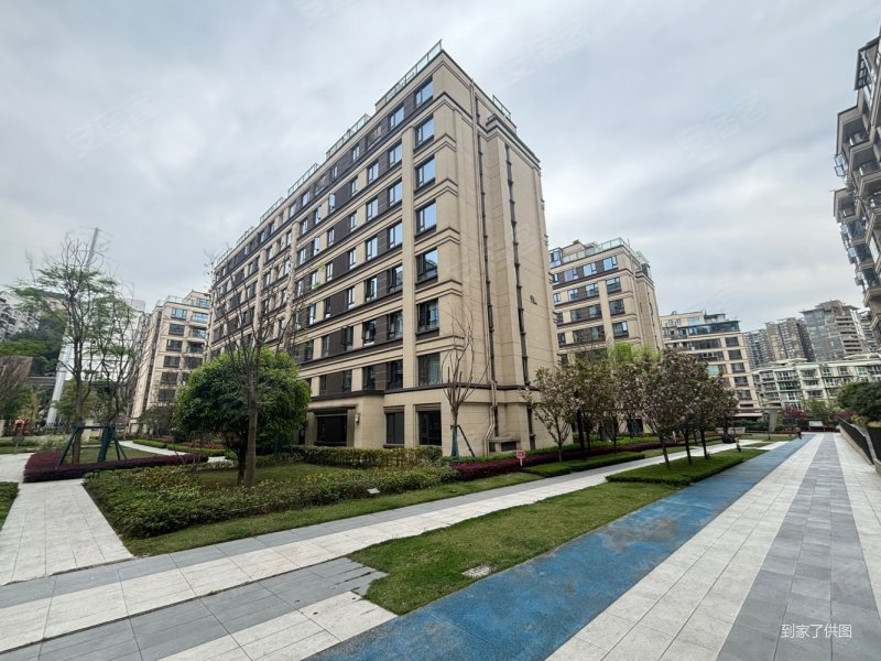 (轻轨 300米骨折急售)带超大屋顶花园 视野无遮挡,融信海月平湖(一期)