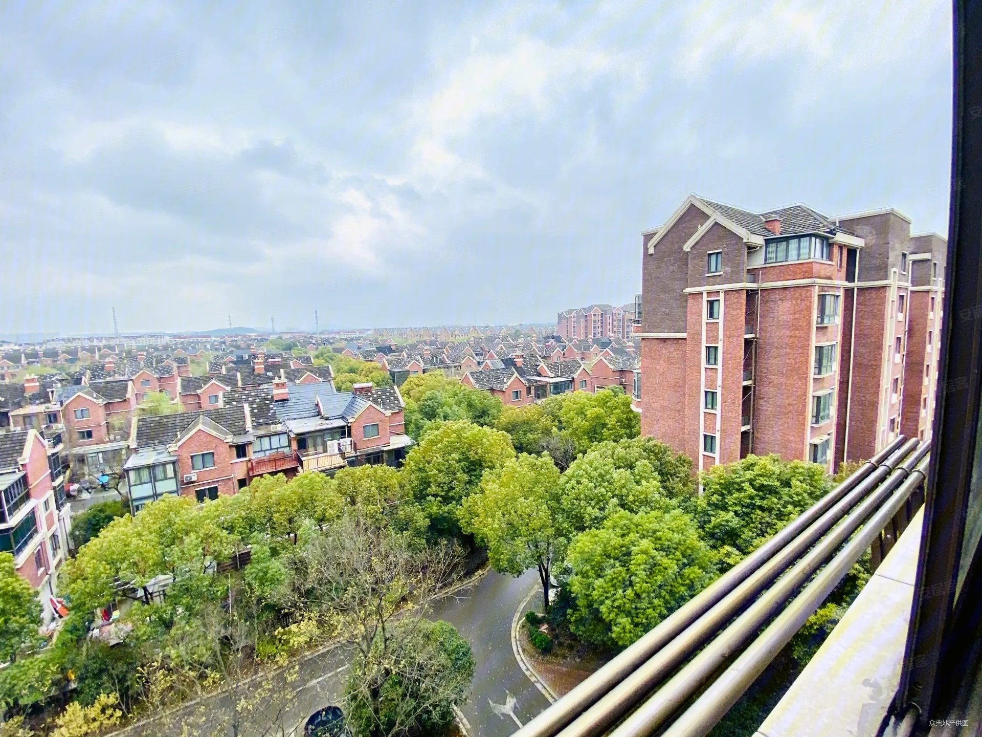 本周力荐!合生御廷 精装三房 南北户型 低于市场诚售