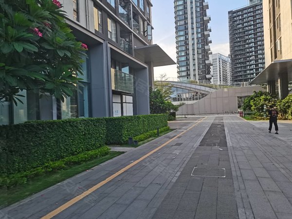 深圳宝安福永会展湾水岸广场地铁口会展湾水岸广场 2室2厅1卫,电梯房