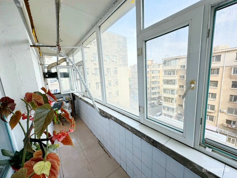 全安小区 精装一室一厅一卫 出价就谈 全天采光无遮挡