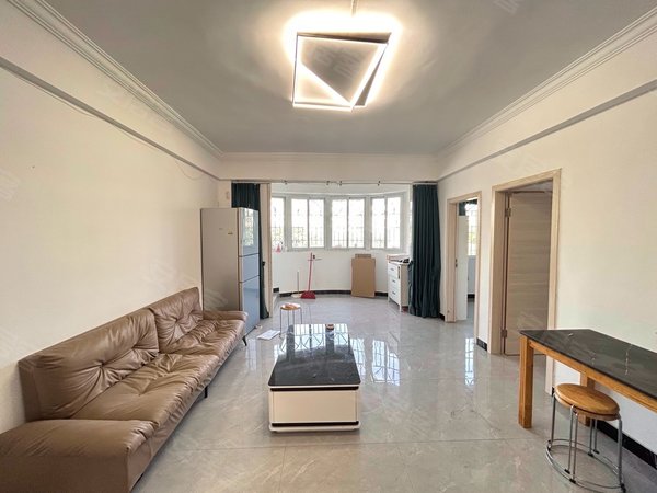 深圳宝安西乡兴华花园(宝安)老业主房子出租 兴华花园 两房一厅 步梯