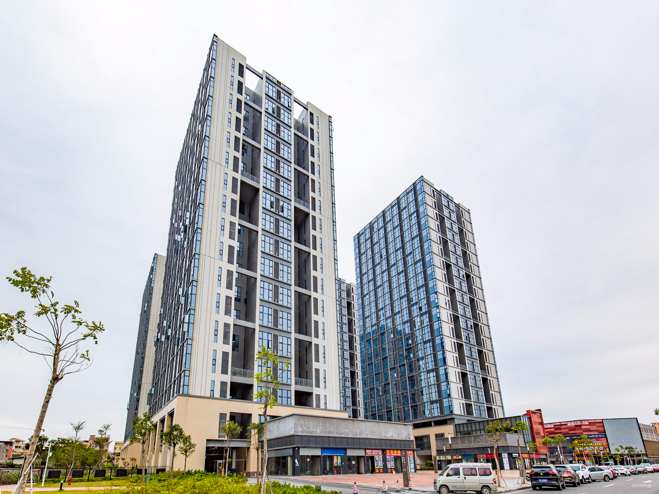 二十出头就卖不要错过奥园康威广场商住楼随时看房有钥匙