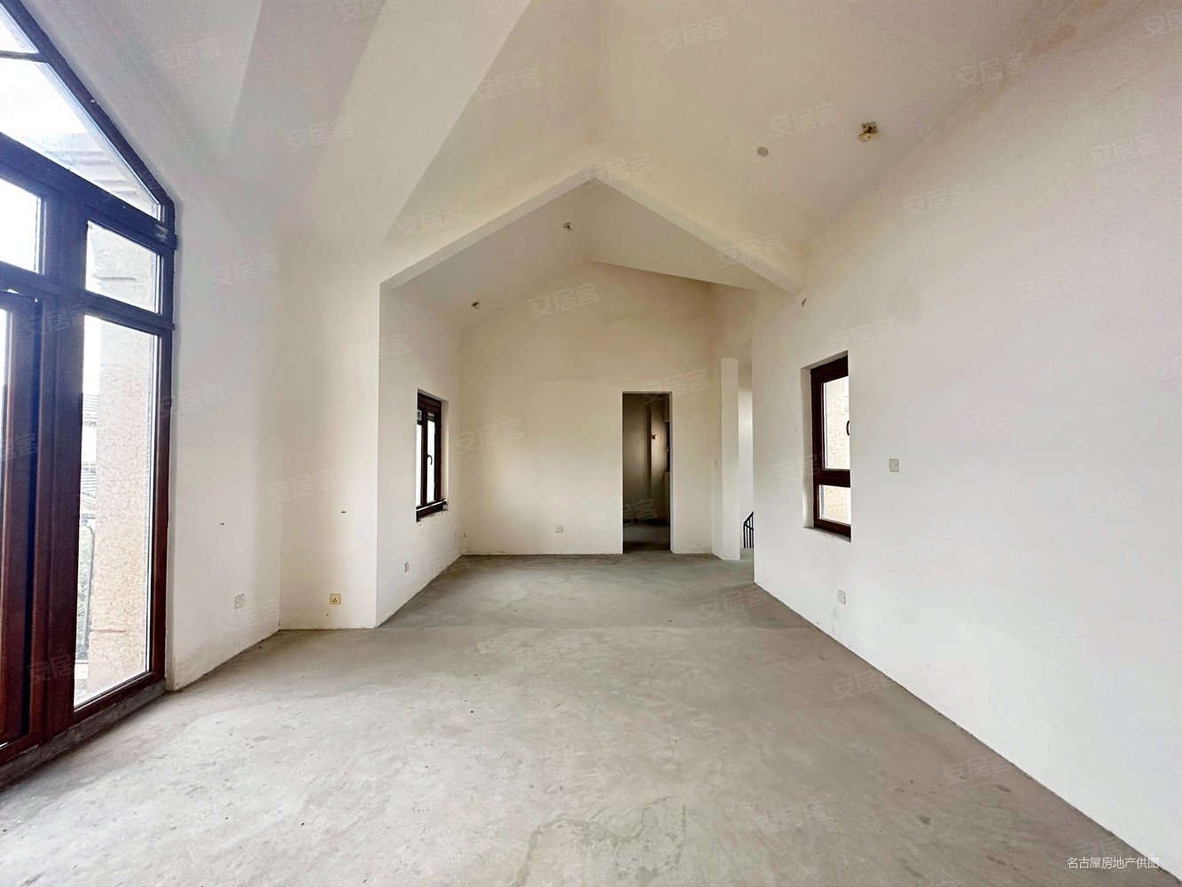 龙池山庄 车位充足 正规商品房 中间楼层采光好 环境优美