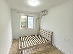 北京海淀双榆树青云北区精装修两居室,客厅带窗户家具家电齐全。出租房源真实图片