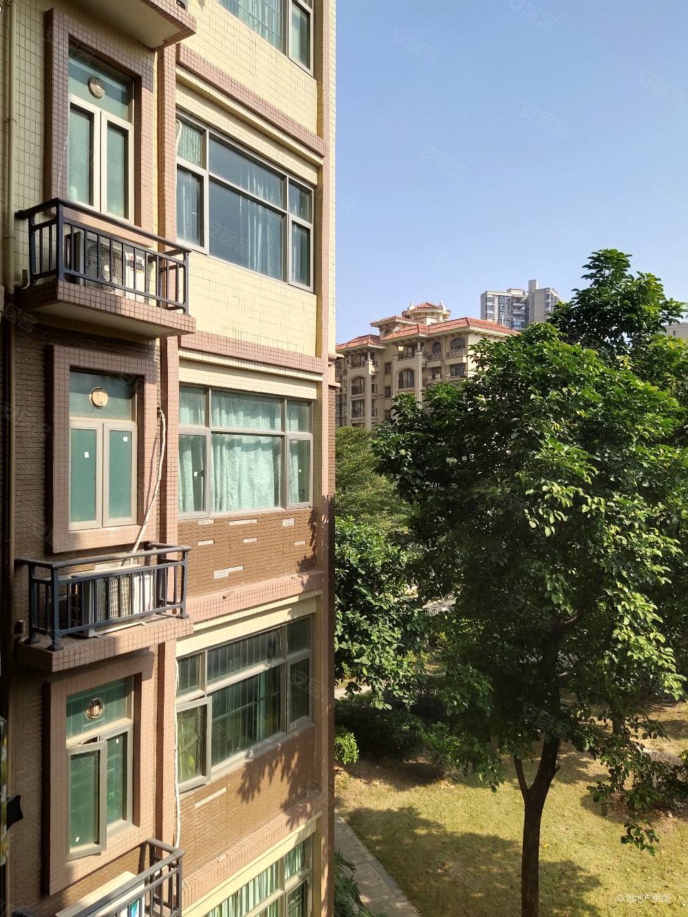 钜隆东逸湾花园3室2厅2卫89.2㎡东南238万