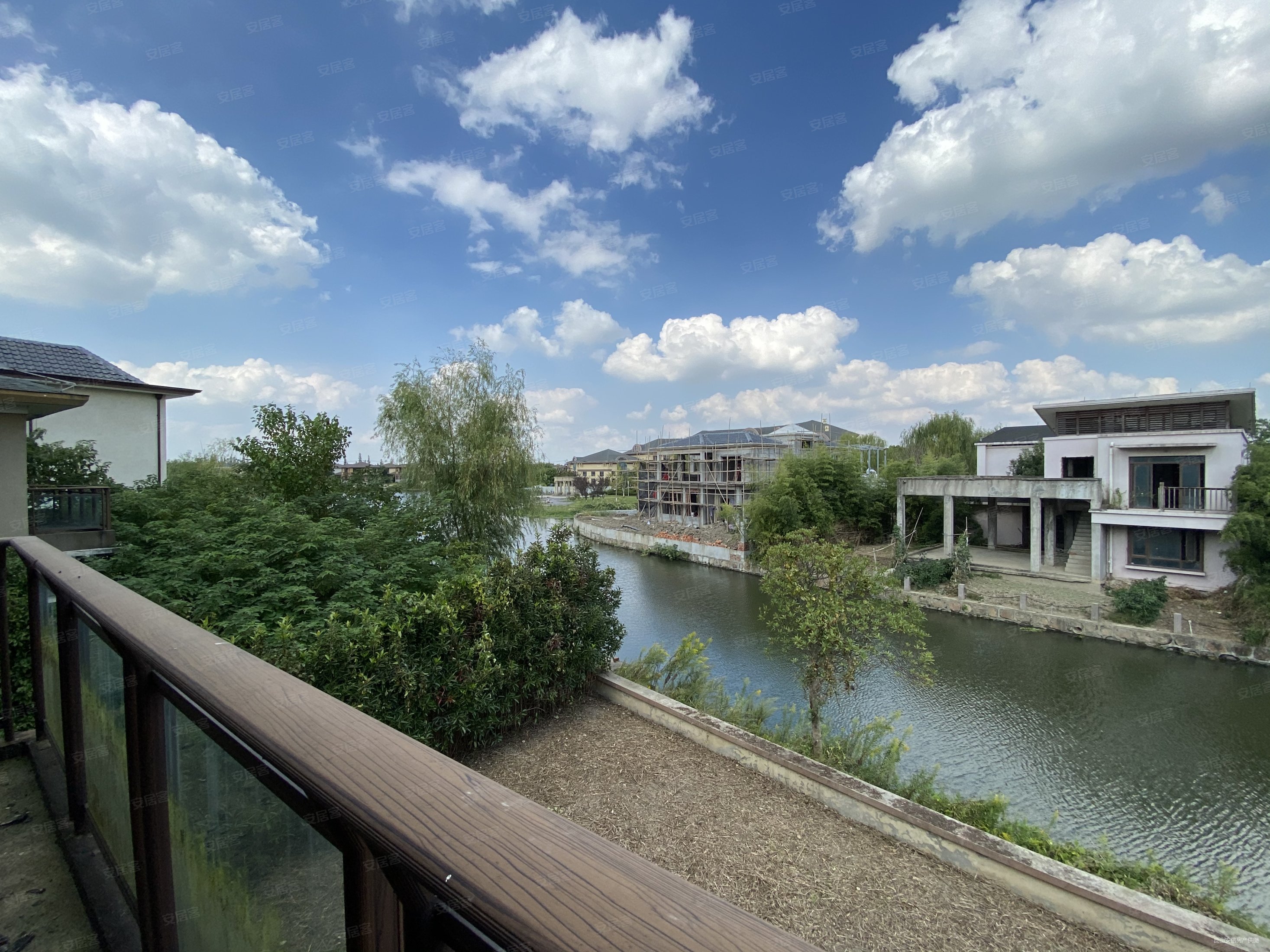 安信保真,淀湖桃源,141平精装双拼别墅,保养极好,随时看房