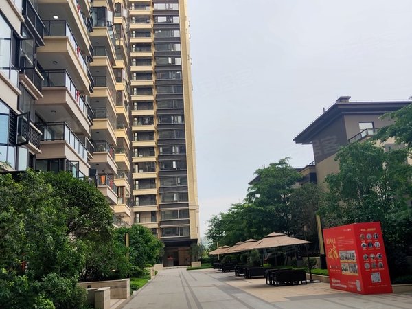 南宁良庆五象大道万科紫台总部基地宜家旁万科紫台高端大平层四房急租