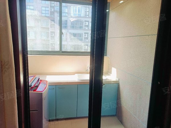 巴比伦花园电梯洋房三房两卫租金含物业费,租金可以月付