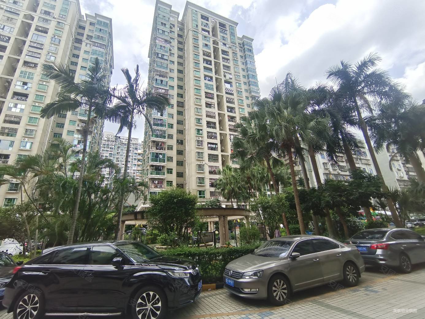 聚福花园中心地段南北通透双卫保养如新满五税少