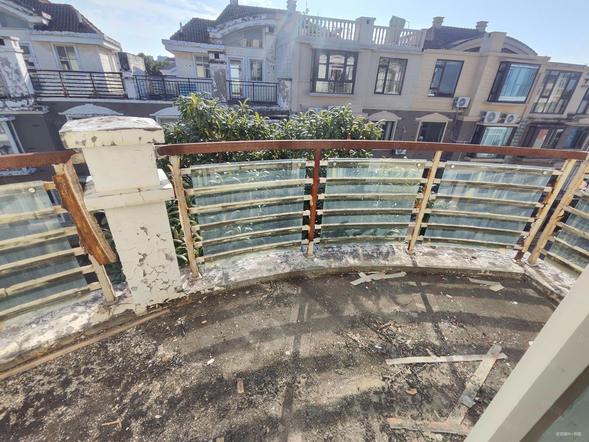 未来海岸(别墅)4室2厅4卫214.94㎡南北120万