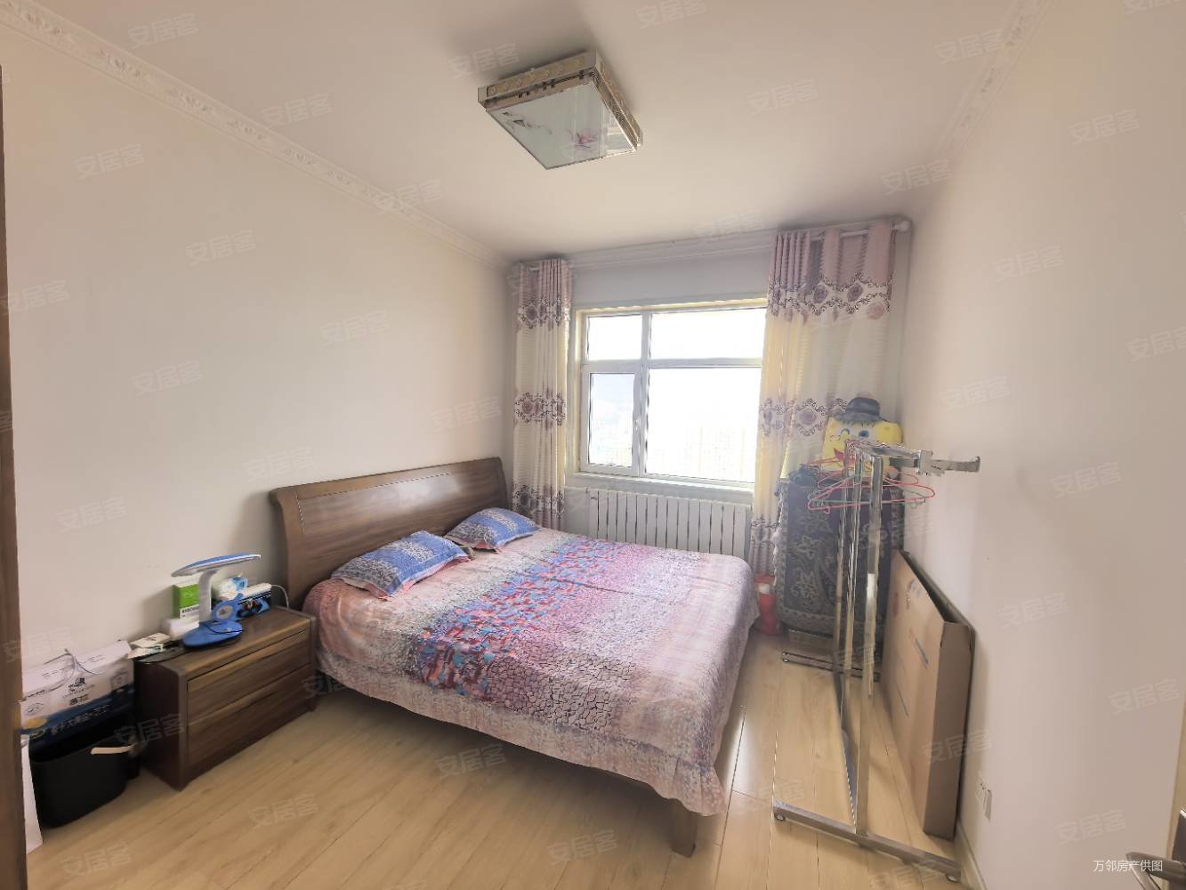 青藏铁路花园3室2厅2卫127㎡南北75万