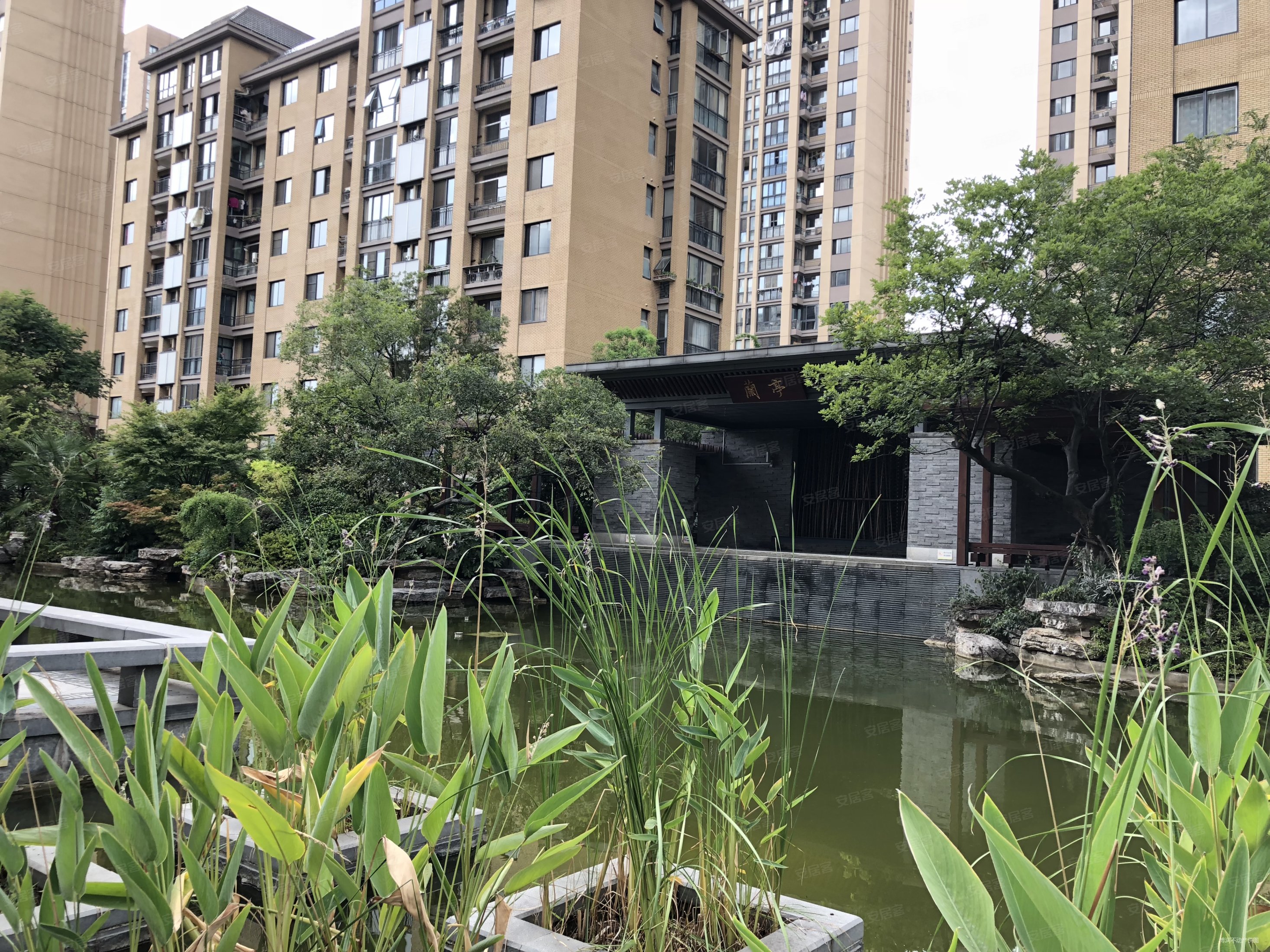 长江国际雅园4室2厅2卫130.61㎡南北320万