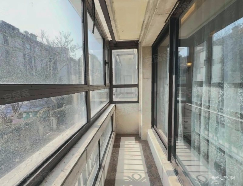 万科琥珀臻园高品质小区环境绿化优急售