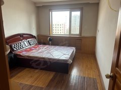 丹东振兴其它红房小区，两室带大客厅，包取暖，干净利索，两张大床，衣柜出租房源真实图片