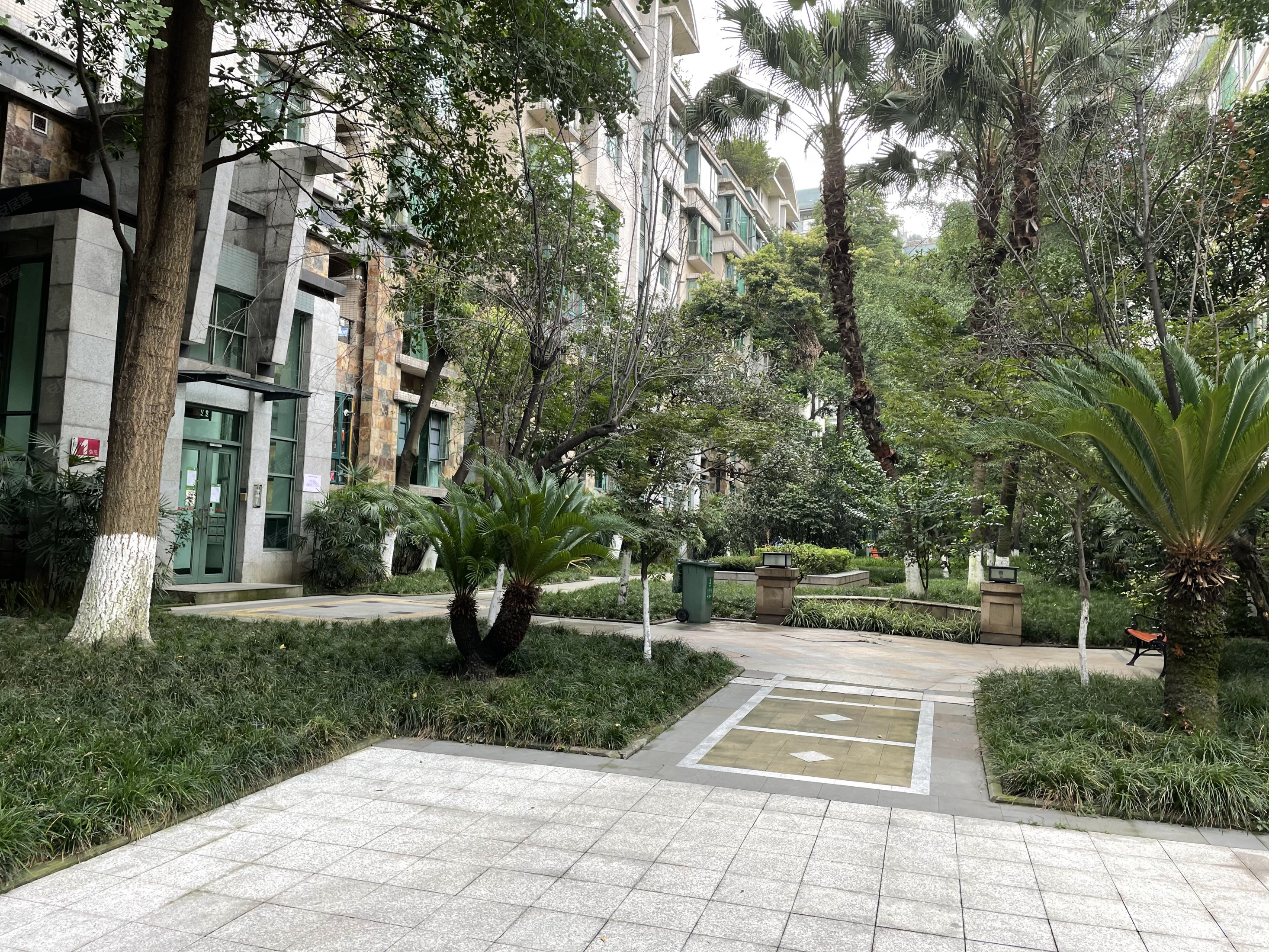 中海名城3室2厅2卫户型方正朝东满五业主诚心出售