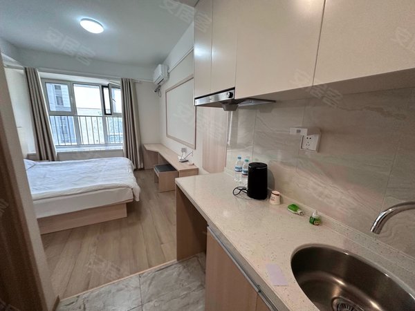 济南历下花园路新悦广场中垠广场,一室一卫投影房,价格不高性价比超高