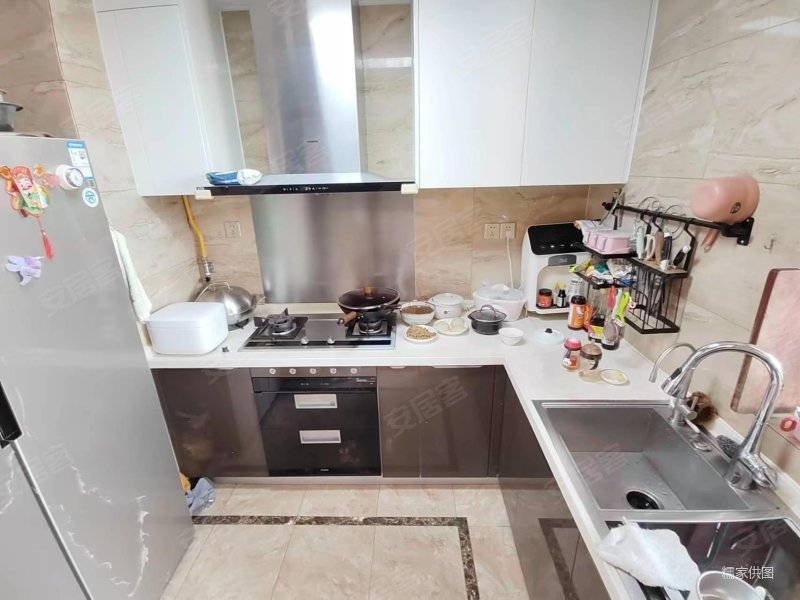 电梯房 高楼层视野好 房龄新 南向采光好 近地铁 产权清晰,宇宏健康