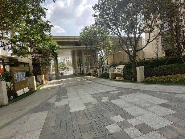 昆明五华北市区俊发龙泉俊园龙泉俊园精装119平米三房两卫两卫空房