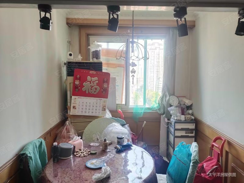 马当路地铁旁,中层两房,业主急卖,看房直接找我,祥安公寓二手房,825万