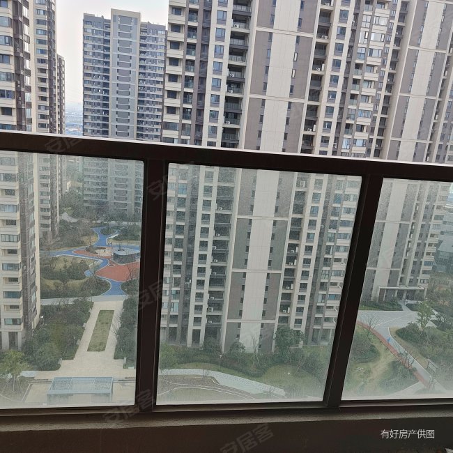 专做星旅城三期 全新白坯中高楼层 中庭位置 不靠