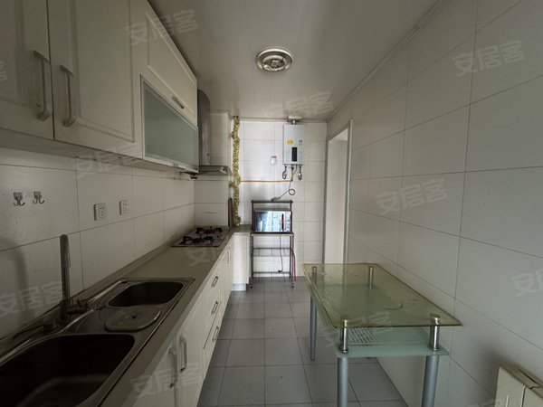 青岛市南绍兴路国际城名苑国际城名苑 3室2厅2卫