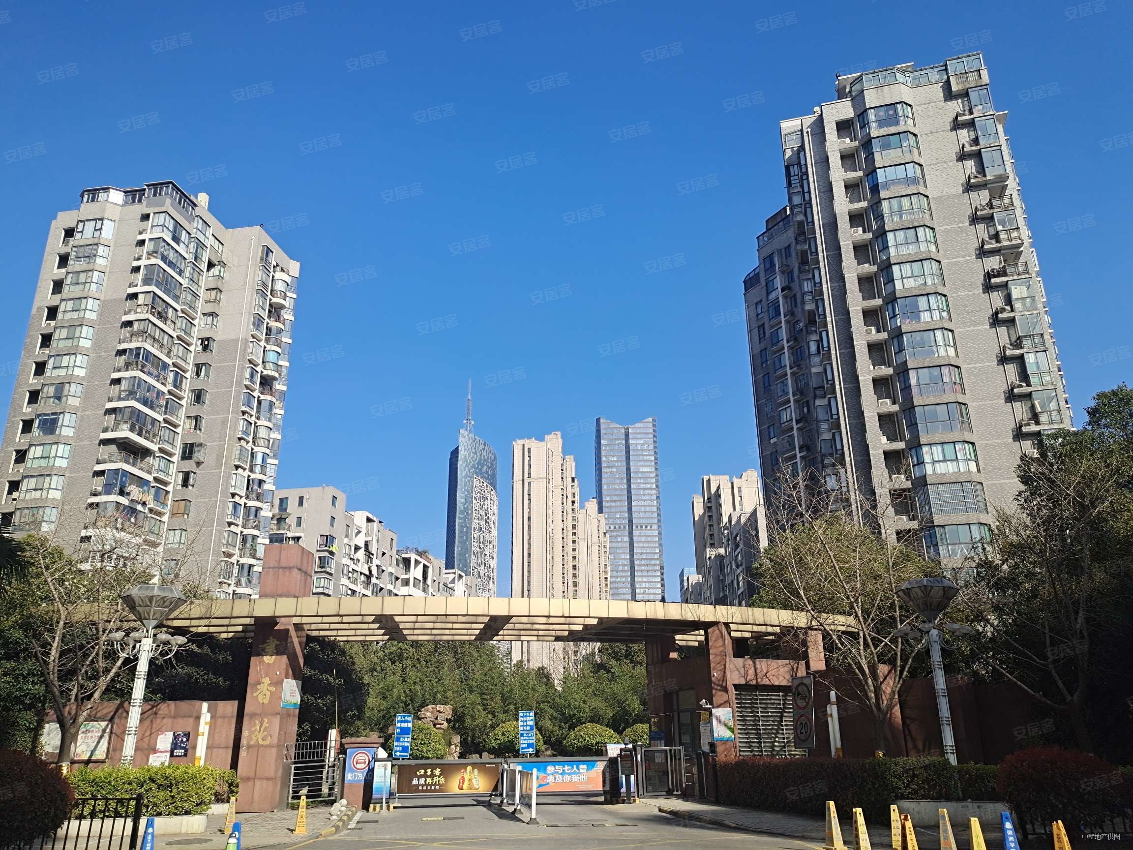 书香苑3室2厅2卫125.44㎡南北416万