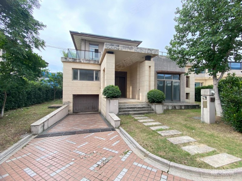 天安别墅6室3厅6卫470㎡南北1550万