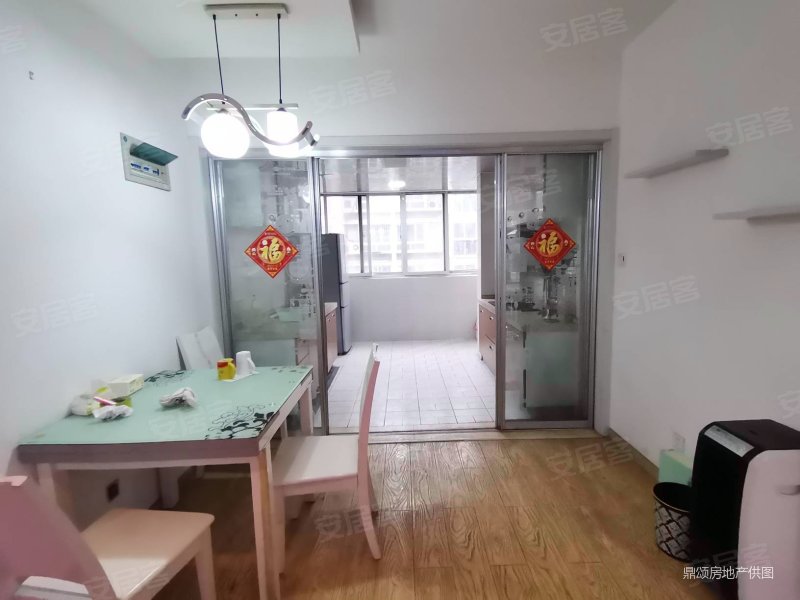 泰山新村地铁口800米居家精装修三房两卫多层洋房诚信售