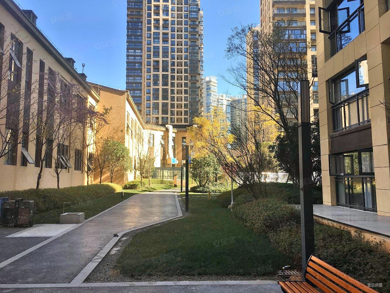 蓝光悦彩城悦林苑