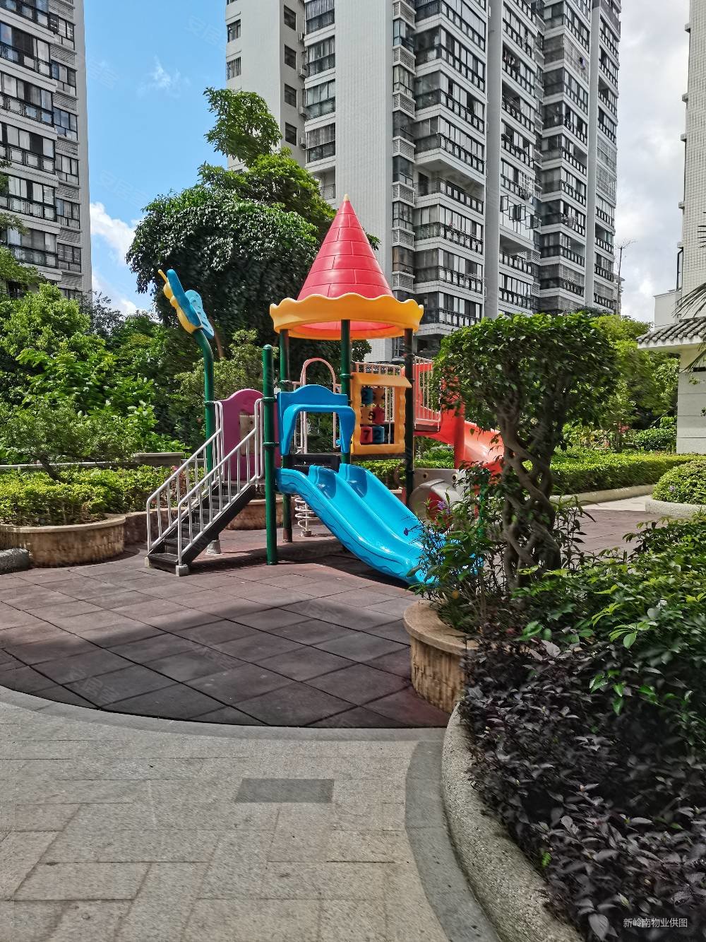 76平 精装修岭南世家华景园 2房 安静 小区中间